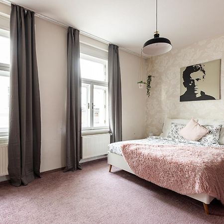Nice Big Apartment 2Bds - Belgicka Prag Eksteriør billede