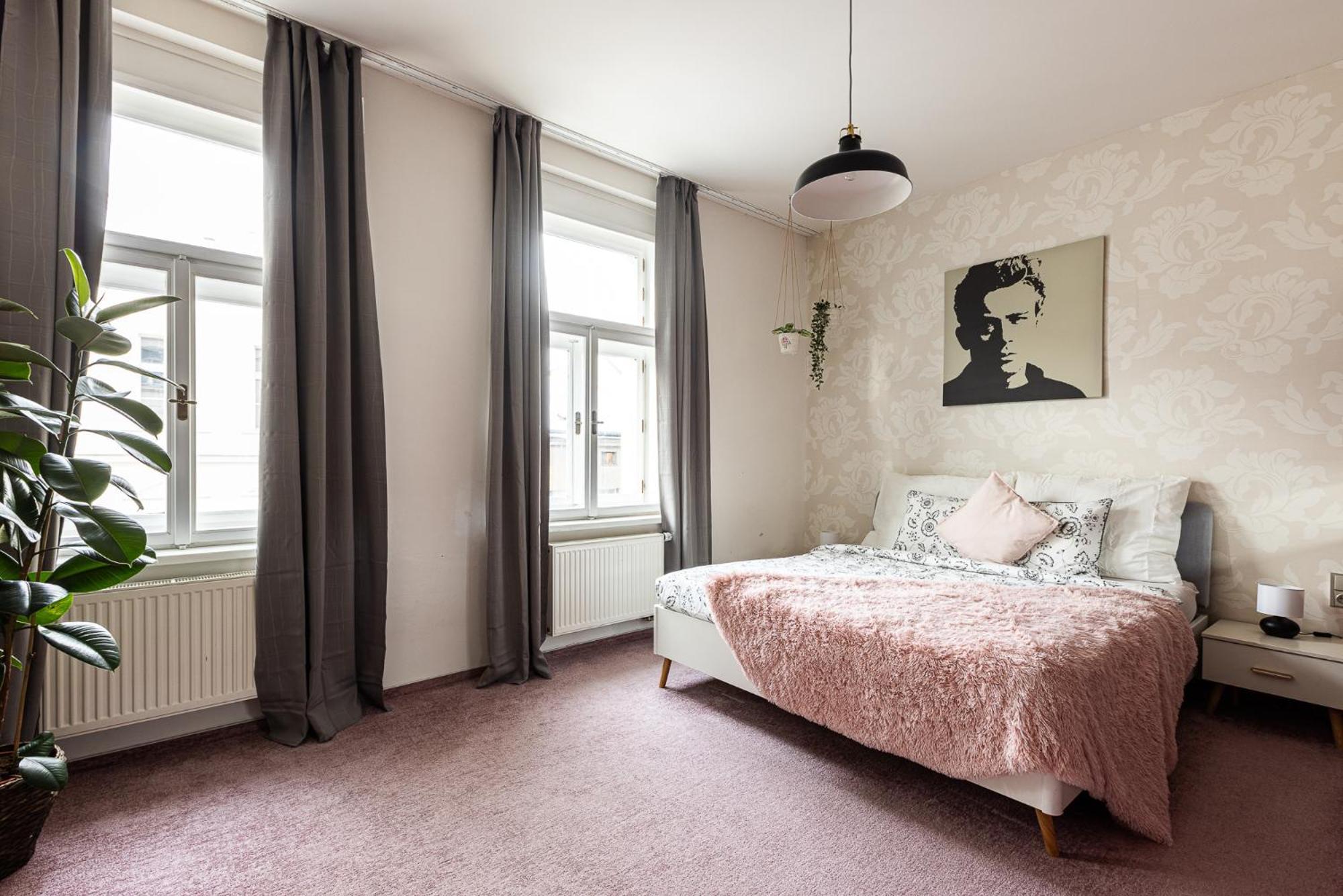Nice Big Apartment 2Bds - Belgicka Prag Eksteriør billede